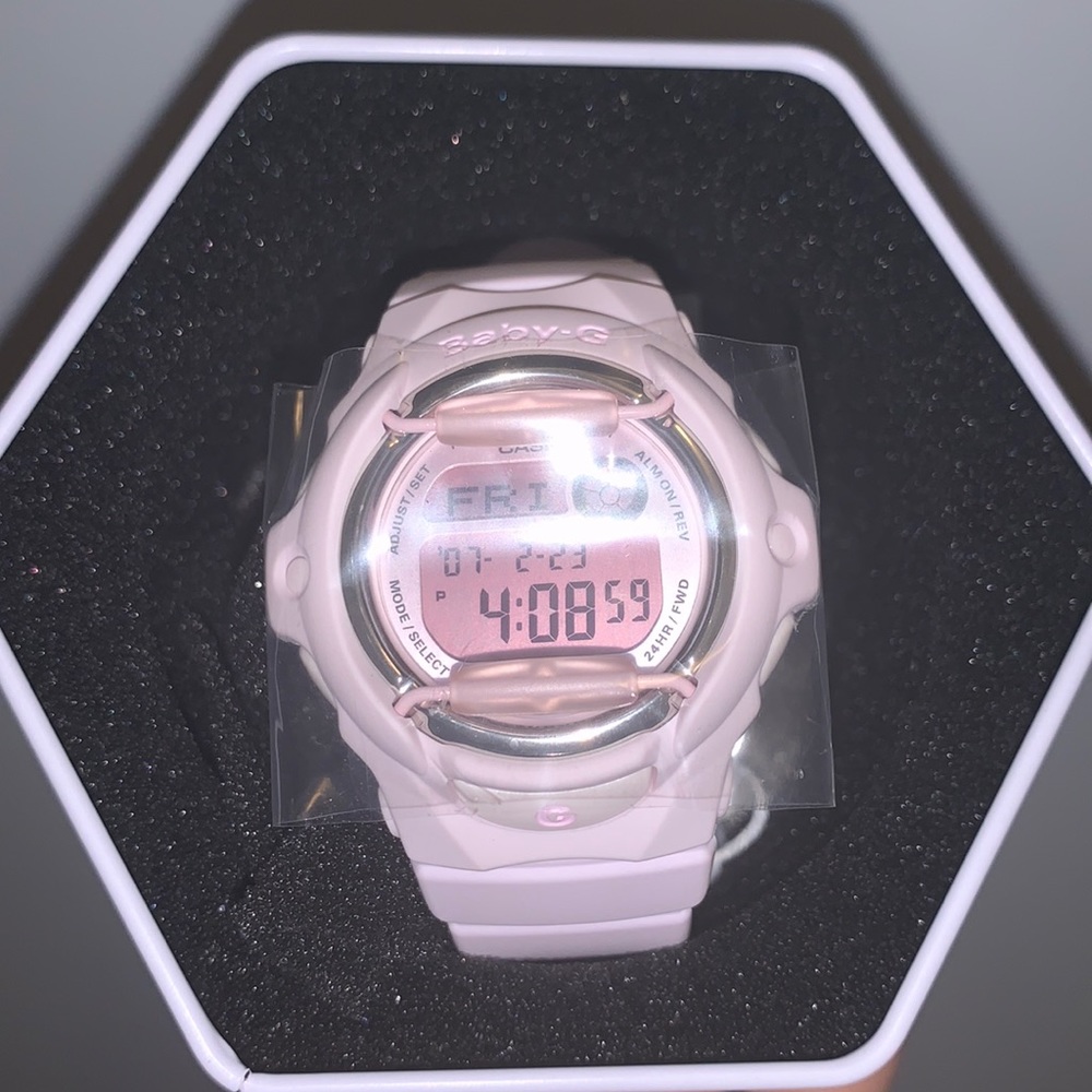 baby-G shock light pink watch. Brand new in original packaging